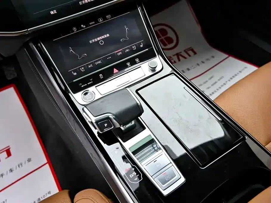 2024 Audi A8 A8L 50 TFSI quattro Premium Edition — миниатюра 9