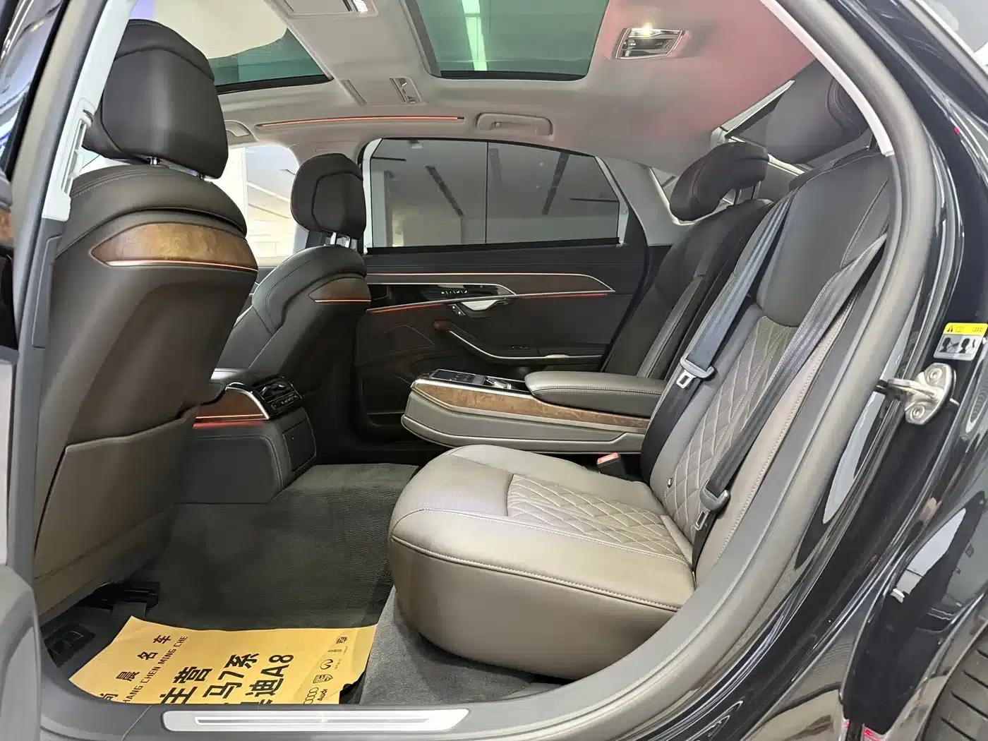2023 Audi A8 A8L 50 TFSI quattro Premium — миниатюра 12