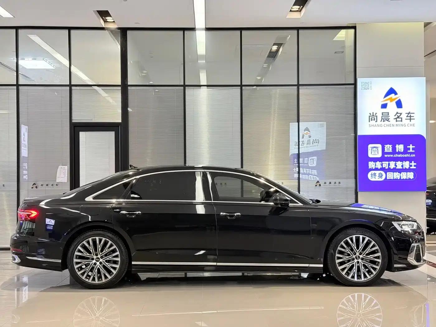 2023 Audi A8 A8L 50 TFSI quattro Premium — миниатюра 17