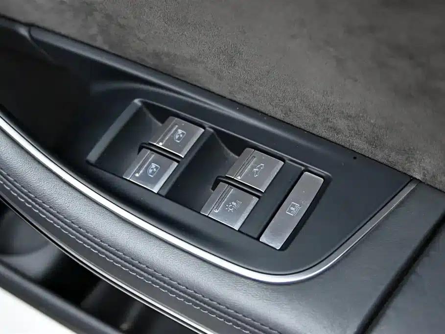 Audi A8 PHEV 2022 A8L 60 TFSIe quattro Collector's Edition — миниатюра 27