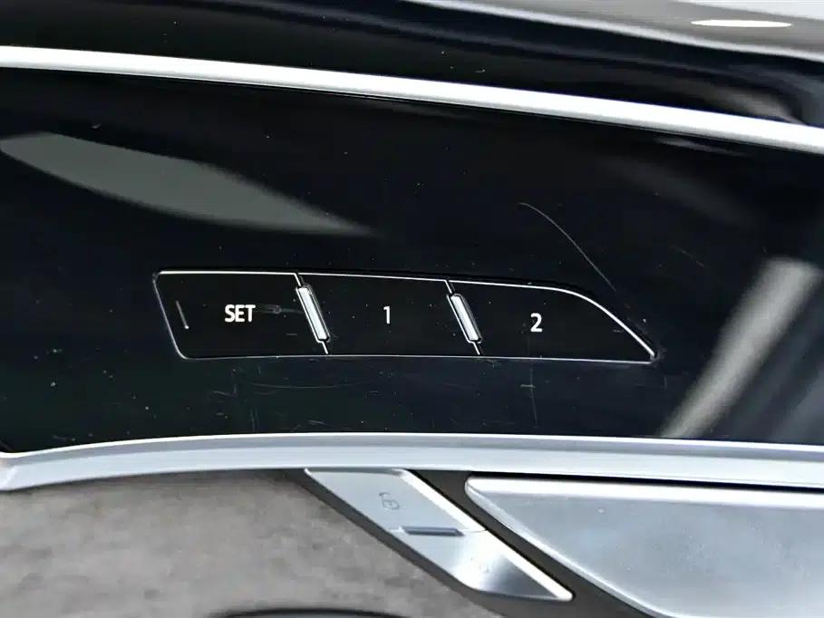 Audi A8 PHEV 2022 A8L 60 TFSIe quattro Collector's Edition — миниатюра 31