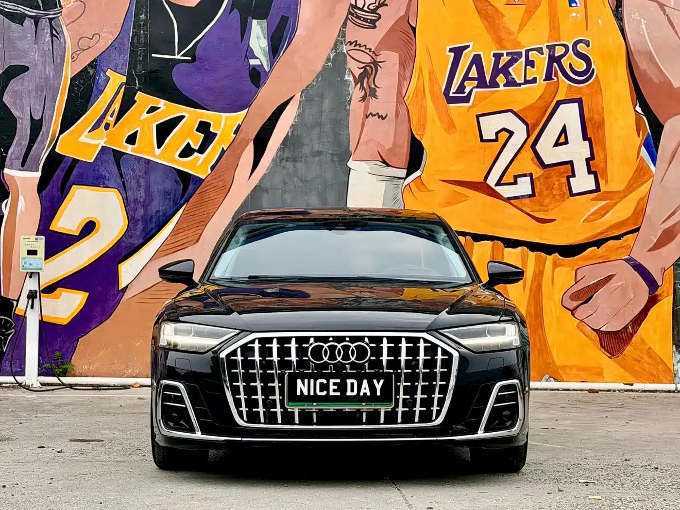 Audi A8 PHEV 2022 A8L 60 TFSIe quattro Collector's Edition — миниатюра 2