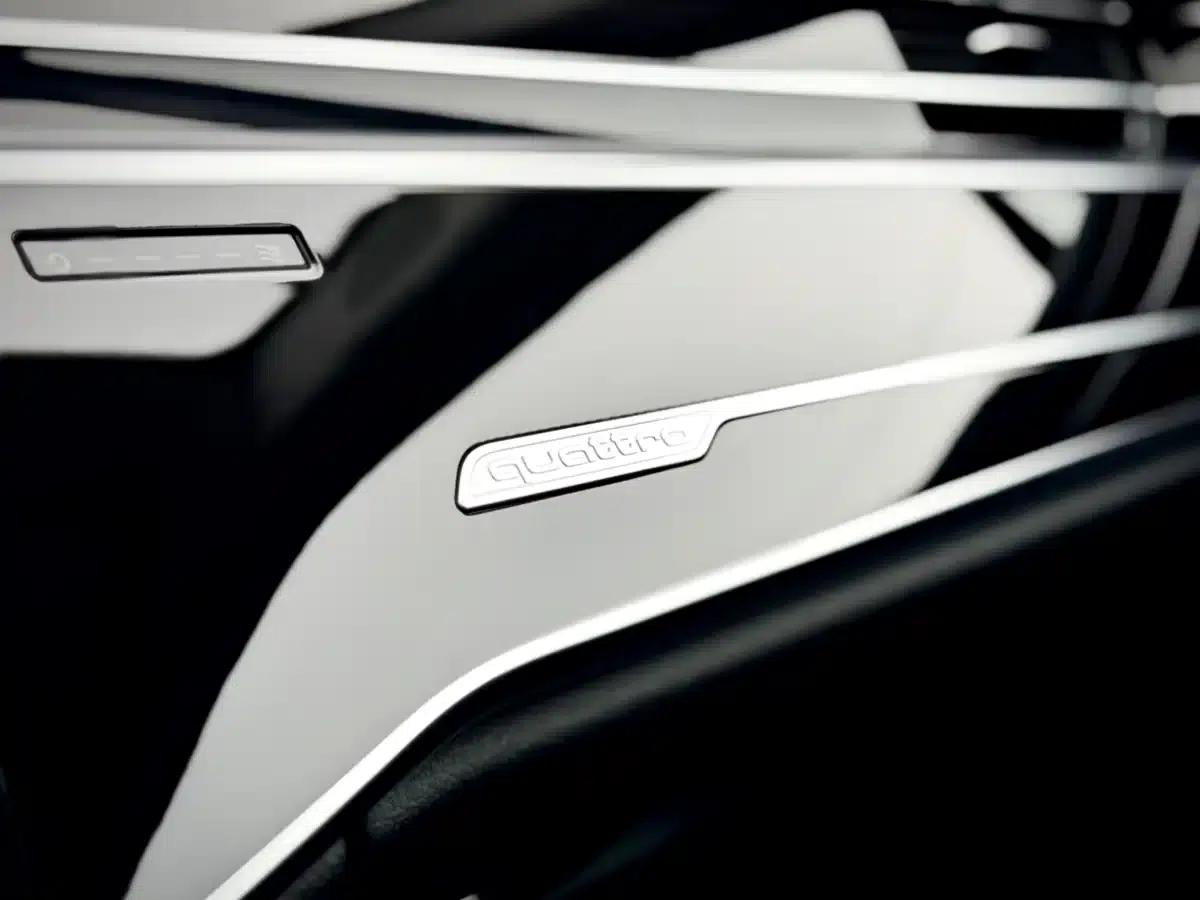 Audi A8 PHEV 2022 A8L 60 TFSIe quattro Collector's Edition — миниатюра 13