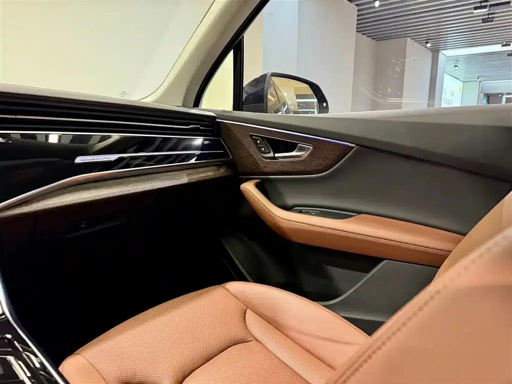 Audi Q7 2023 45 TFSI quattro S line Sport — миниатюра 27
