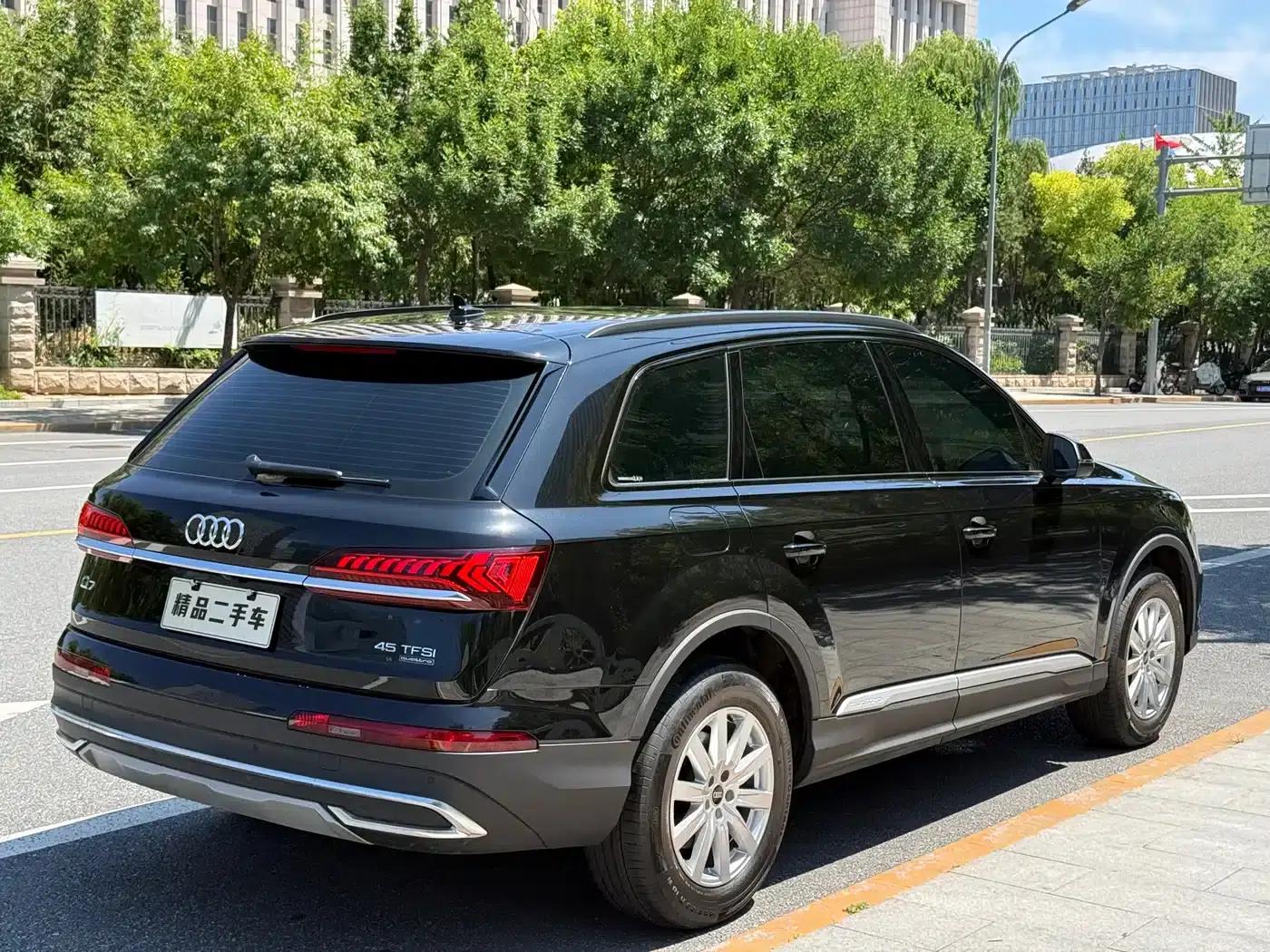 Audi Q7 2023 45 TFSI quattro S line Sport — миниатюра 27