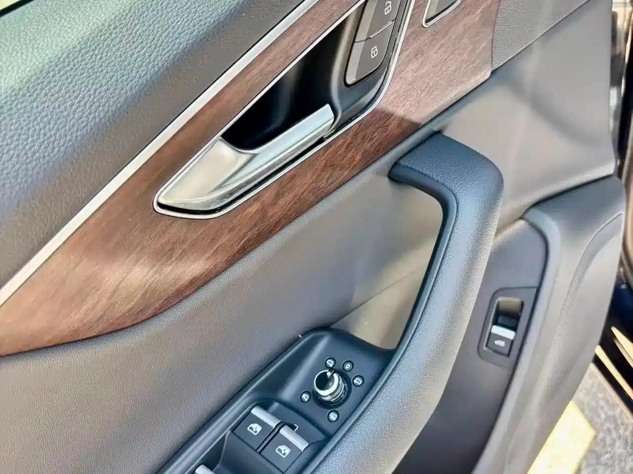 Audi Q7 2022 55 TFSI quattro S line Sport — миниатюра 10