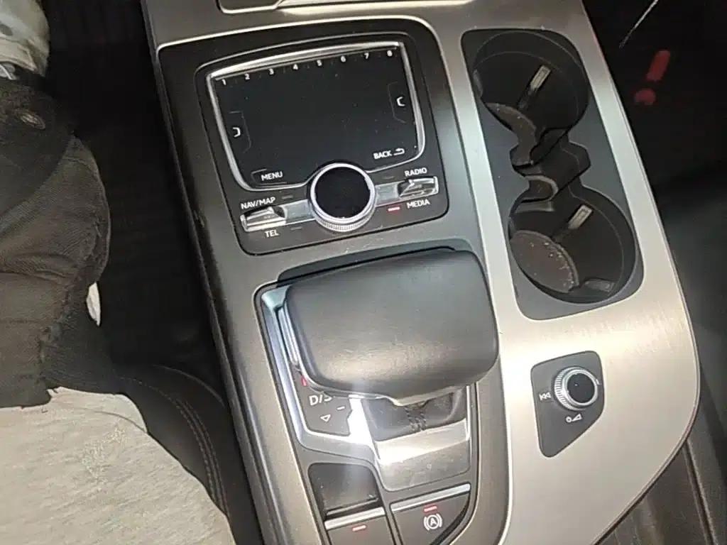 Audi Q7 PHEV 2019 55 e-tron — миниатюра 14