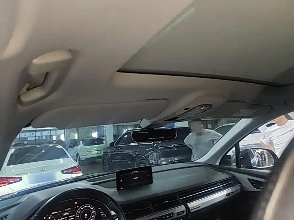Audi Q7 PHEV 2019 55 e-tron — миниатюра 18