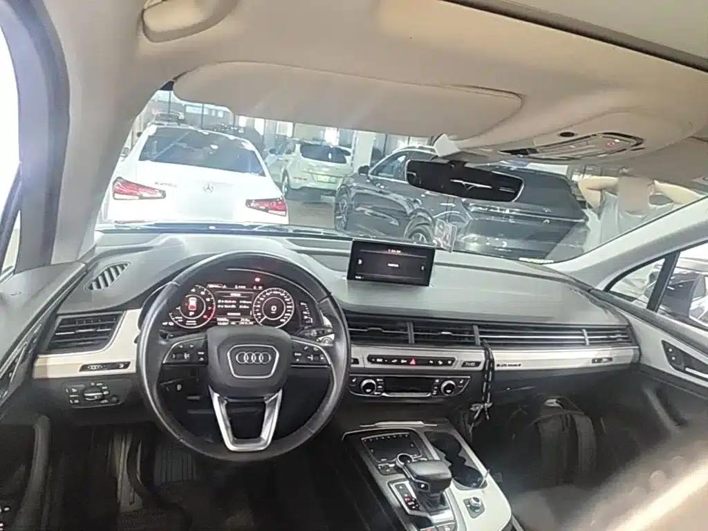 Audi Q7 PHEV 2019 55 e-tron — миниатюра 10