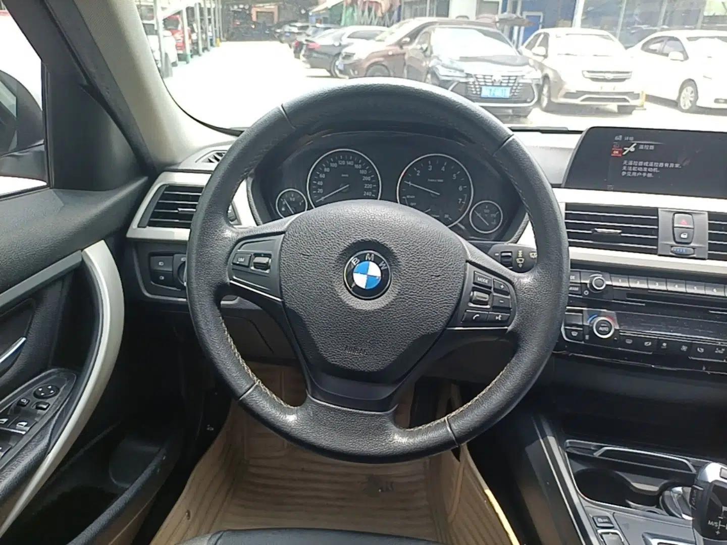 BMW 3 Series 2015 320Li Luxury Edition Fashion Model — миниатюра 13