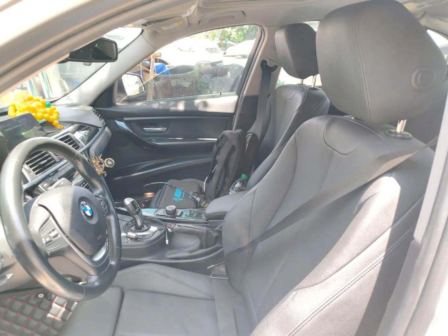 BMW 3 Series 2018 318Li — миниатюра 15