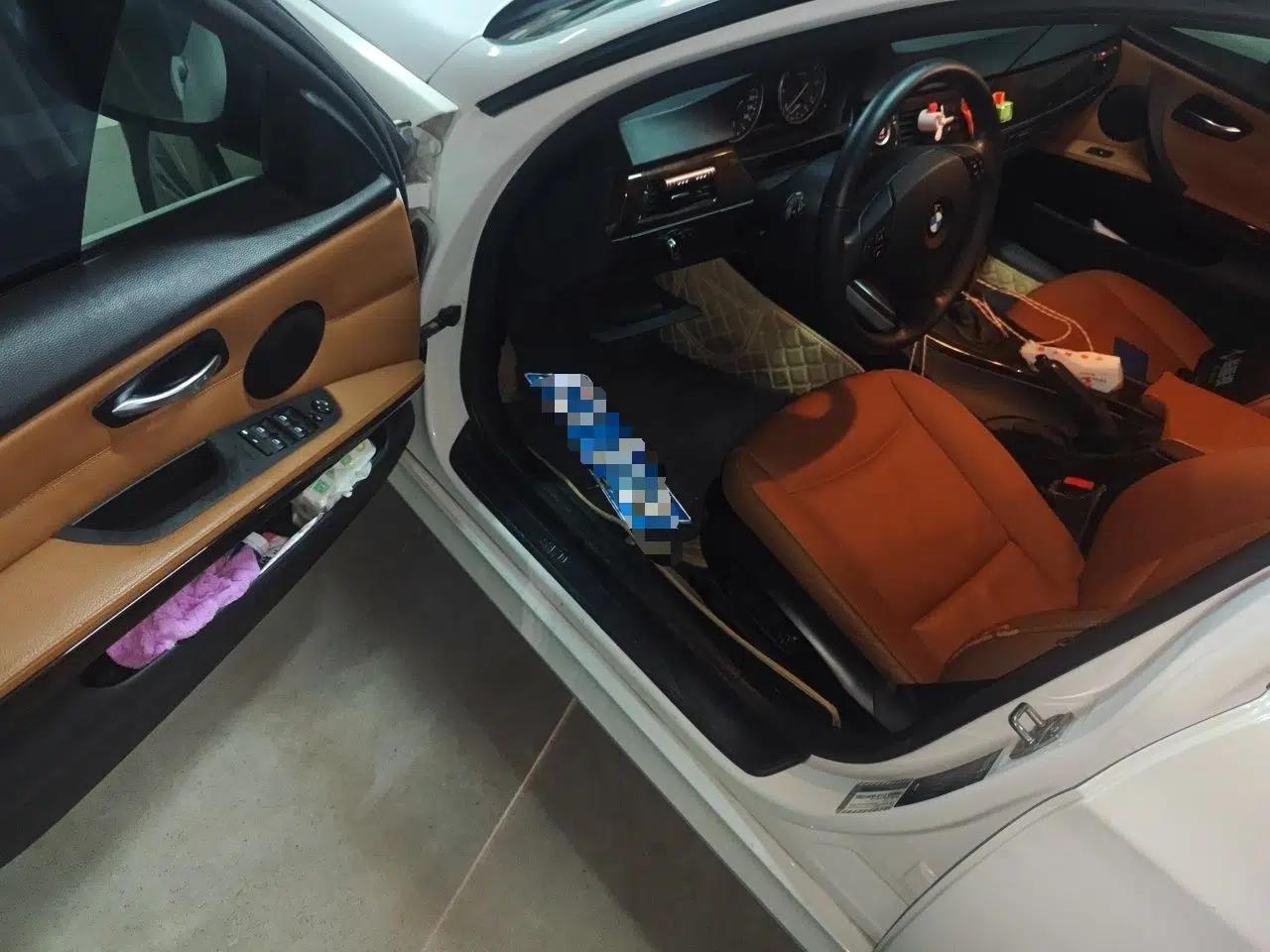 BMW 3 Series 2011 320i Sport Edition — миниатюра 16