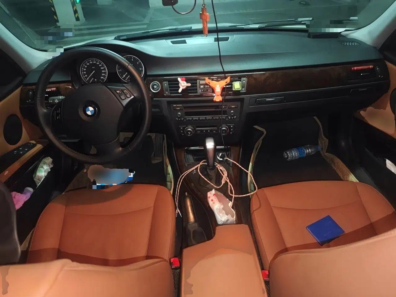 BMW 3 Series 2011 320i Sport Edition — миниатюра 9