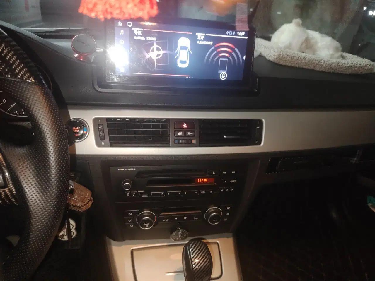 BMW 3 Series 2011 318i Leading Model — миниатюра 13