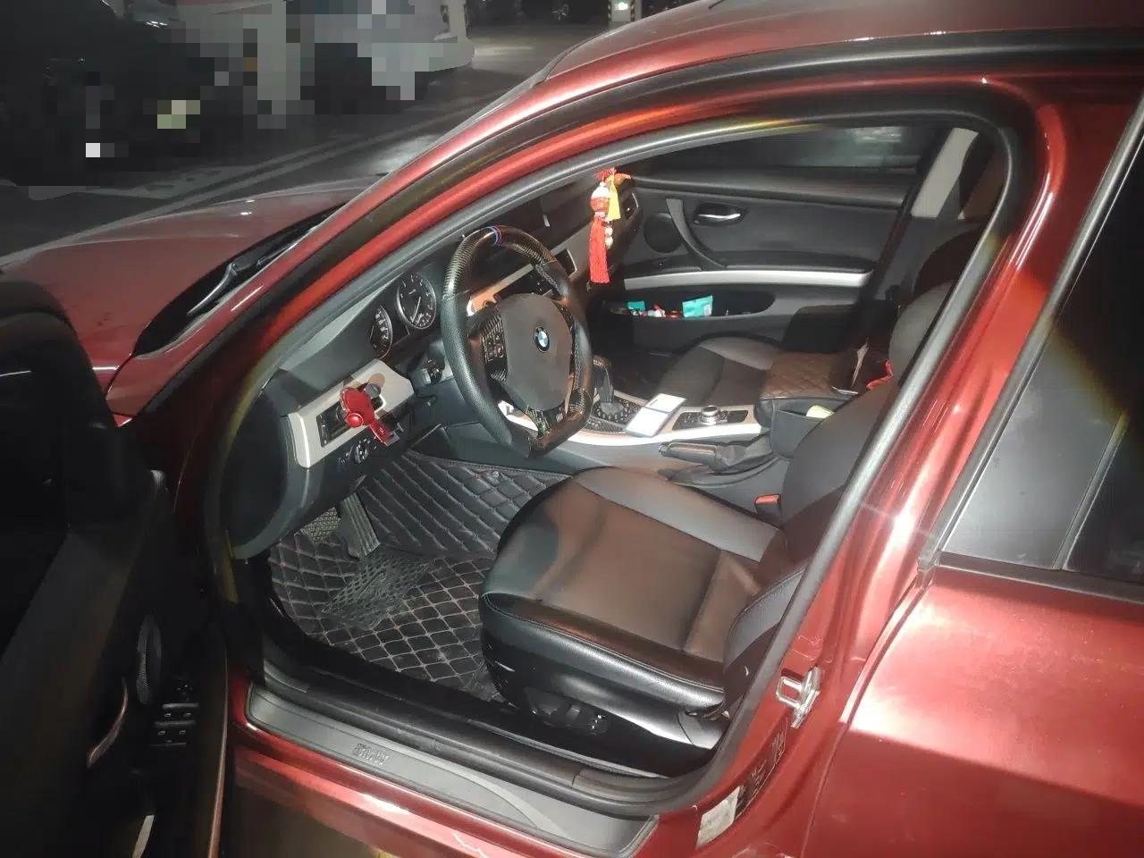 BMW 3 Series 2011 318i Leading Model — миниатюра 16