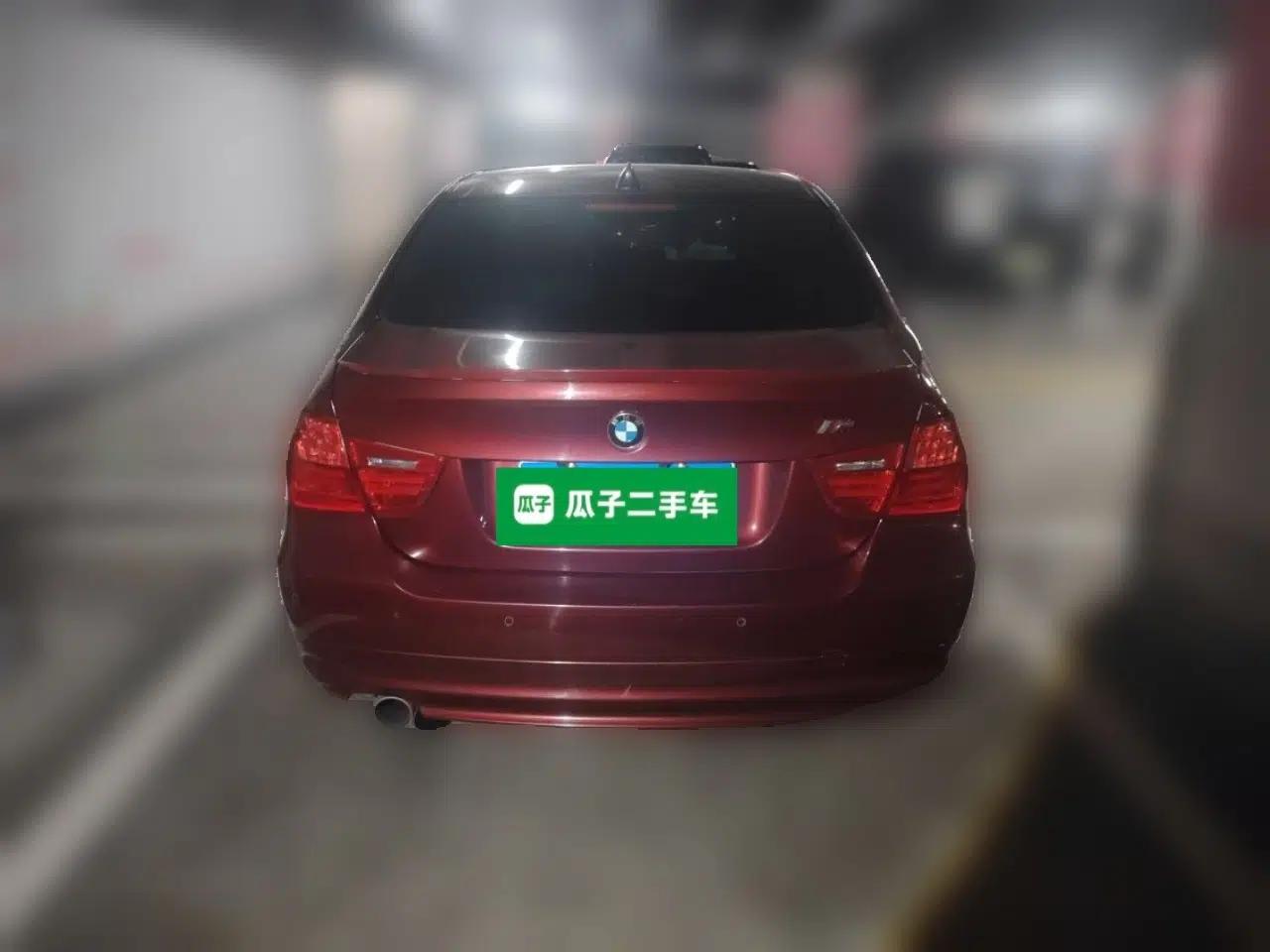 BMW 3 Series 2011 318i Leading Model — миниатюра 5