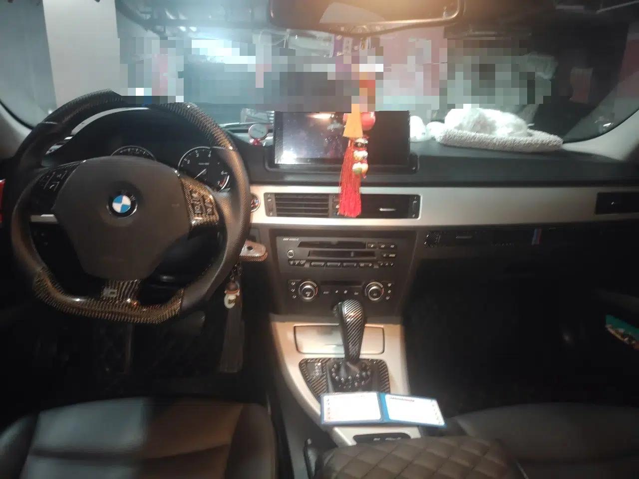 BMW 3 Series 2011 318i Leading Model — миниатюра 9