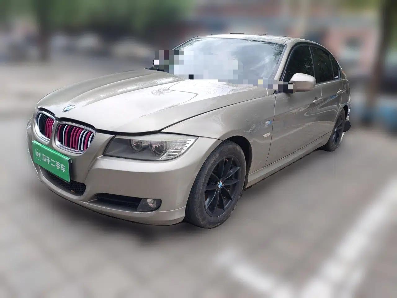 BMW 3 Series 2011 318i Leading Model — миниатюра 1