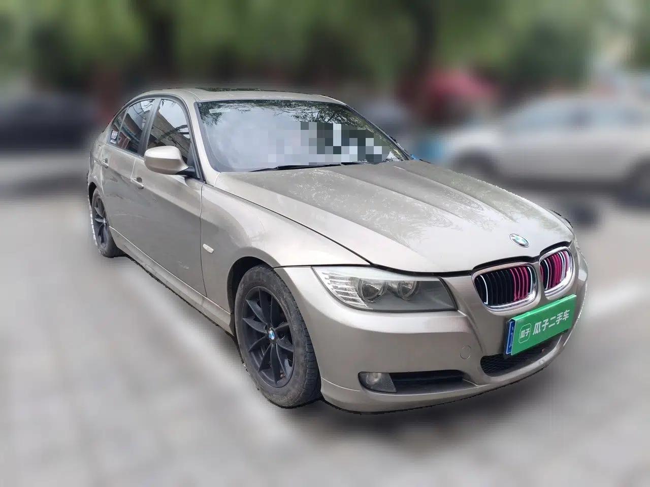 BMW 3 Series 2011 318i Leading Model — миниатюра 3