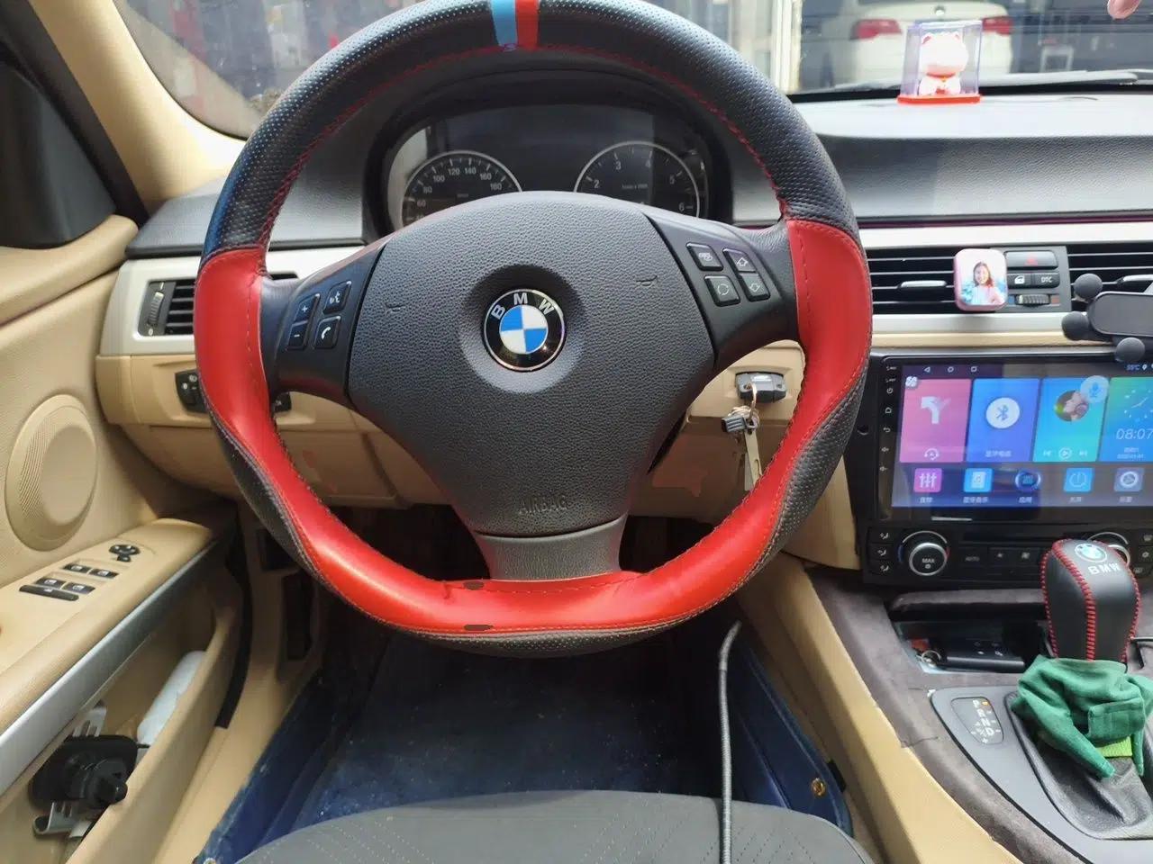 BMW 3 Series 2011 318i Leading Model — миниатюра 10