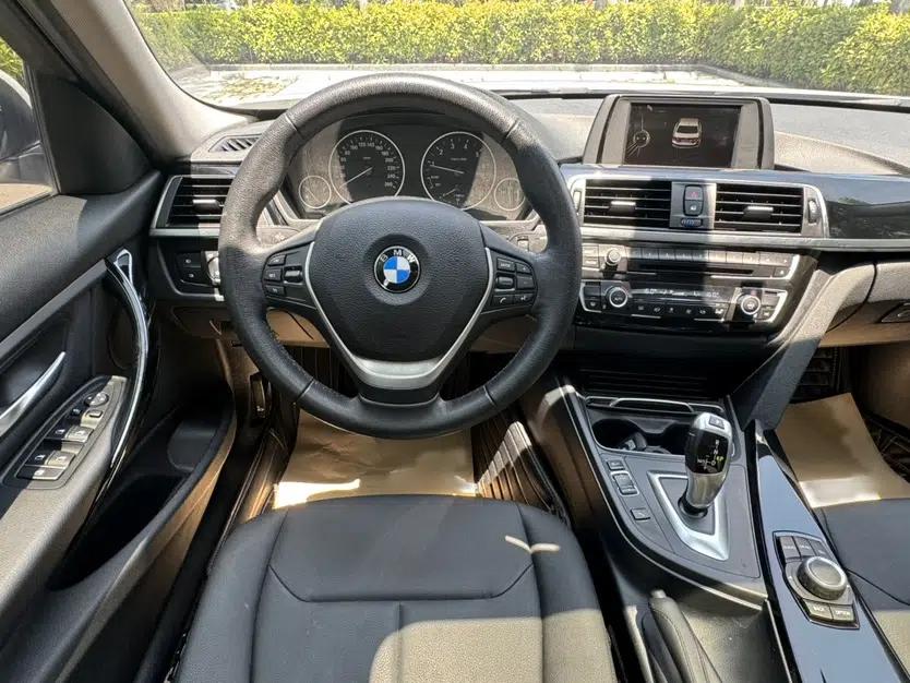 BMW 3 Series 2017 320Li Fashion Model — миниатюра 17
