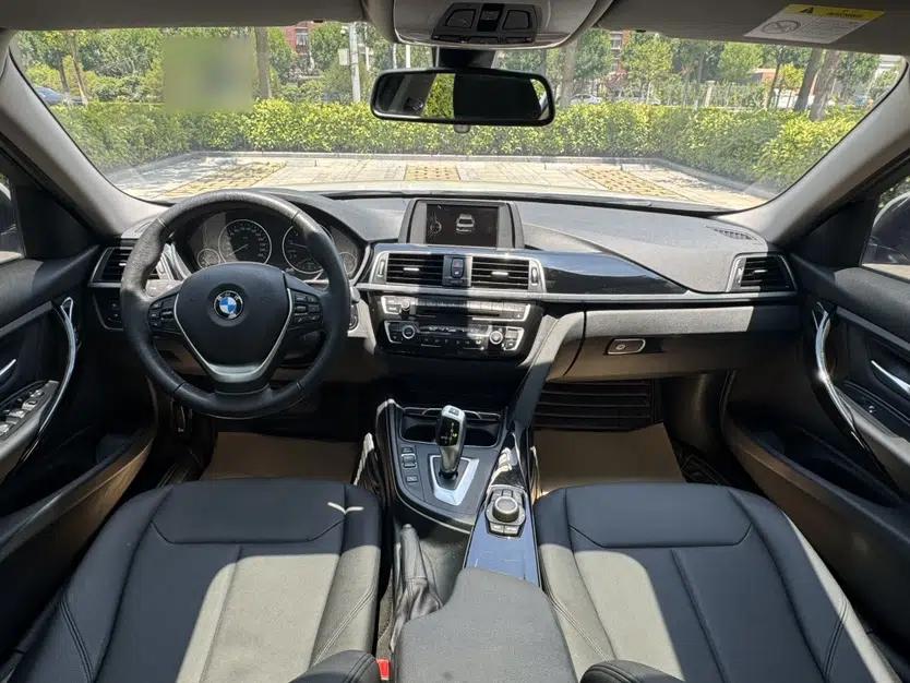BMW 3 Series 2017 320Li Fashion Model — миниатюра 18