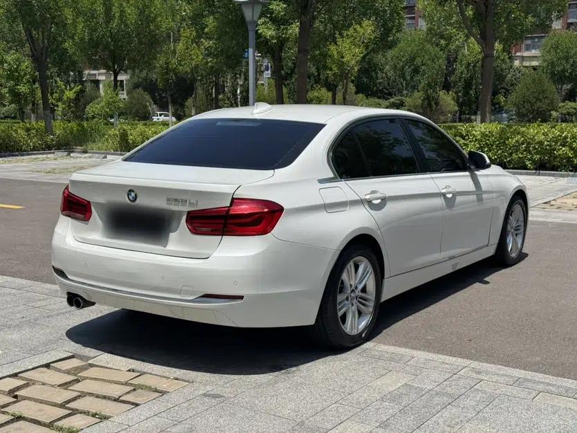BMW 3 Series 2017 320Li Fashion Model — миниатюра 4