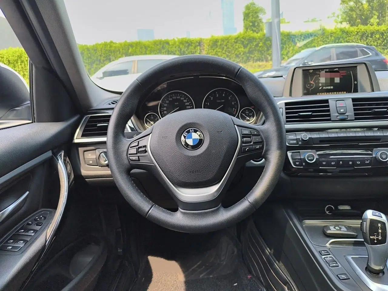 BMW 3 Series 2017 320Li Fashion Model — миниатюра 7