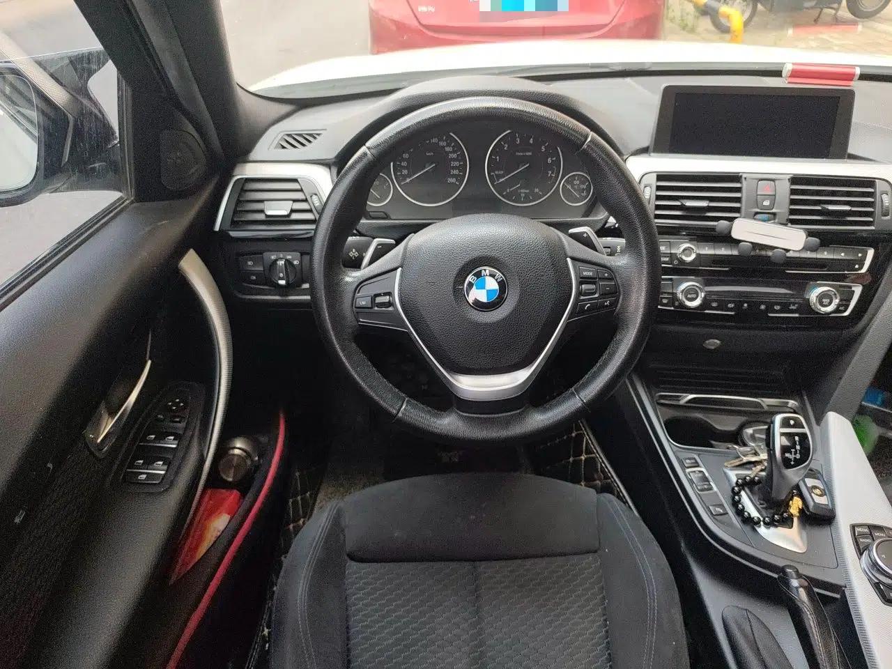 BMW 3 Series 2017 320i M Sport — миниатюра 10