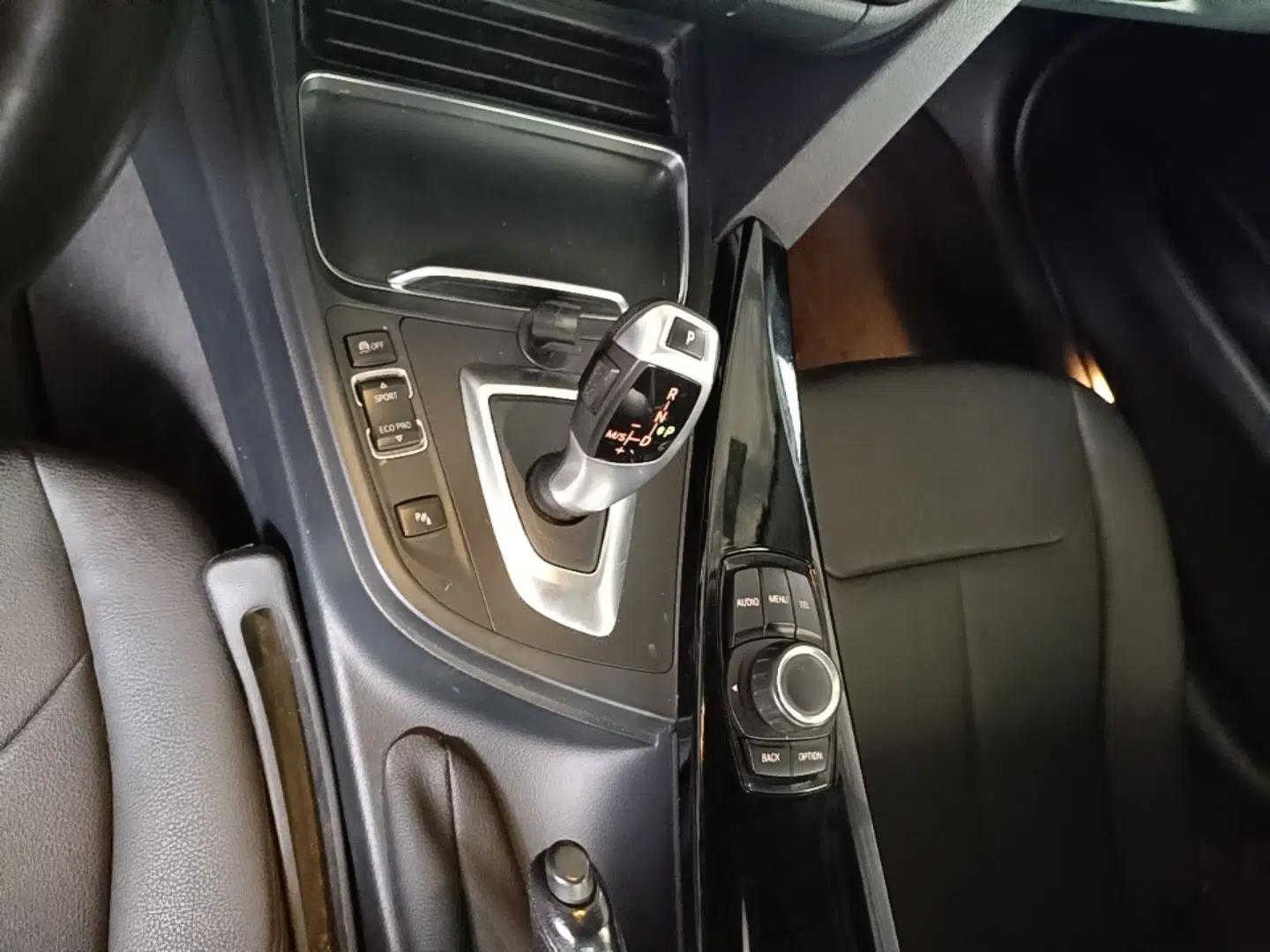 BMW 3 Series 2017 320Li Fashion Model — миниатюра 16