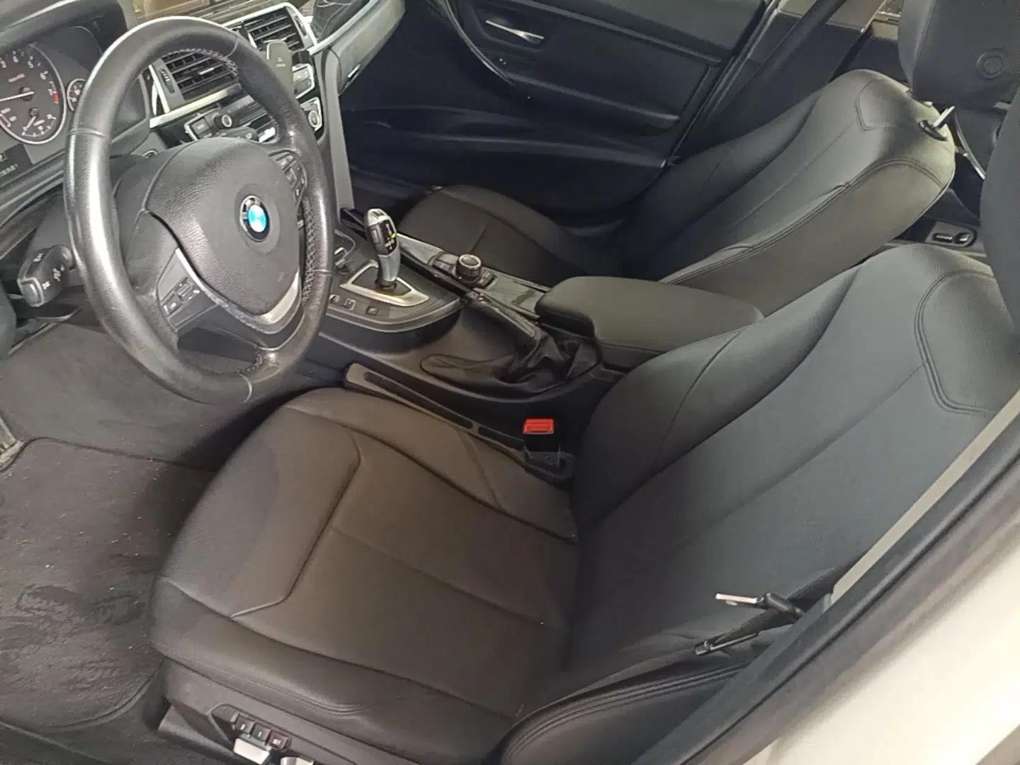 BMW 3 Series 2017 320Li Fashion Model — миниатюра 17