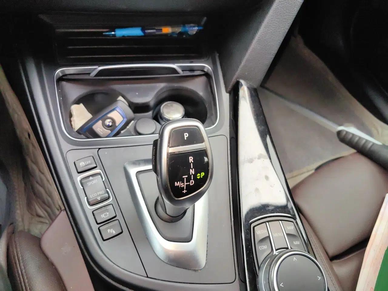 BMW 3 Series 2019 320Li M Sport Package — миниатюра 14