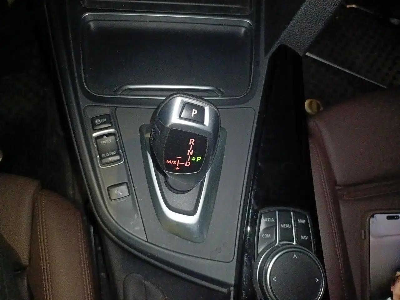 BMW 3 Series 2019 320Li xDrive Fashion Model — миниатюра 14