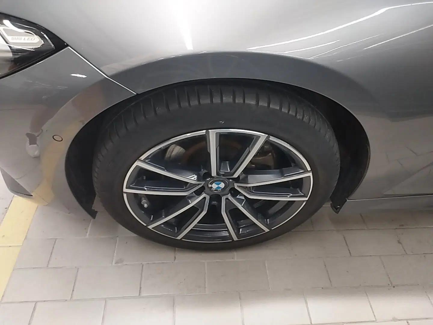 BMW 3 Series 2023 325Li M Sport Package — миниатюра 10