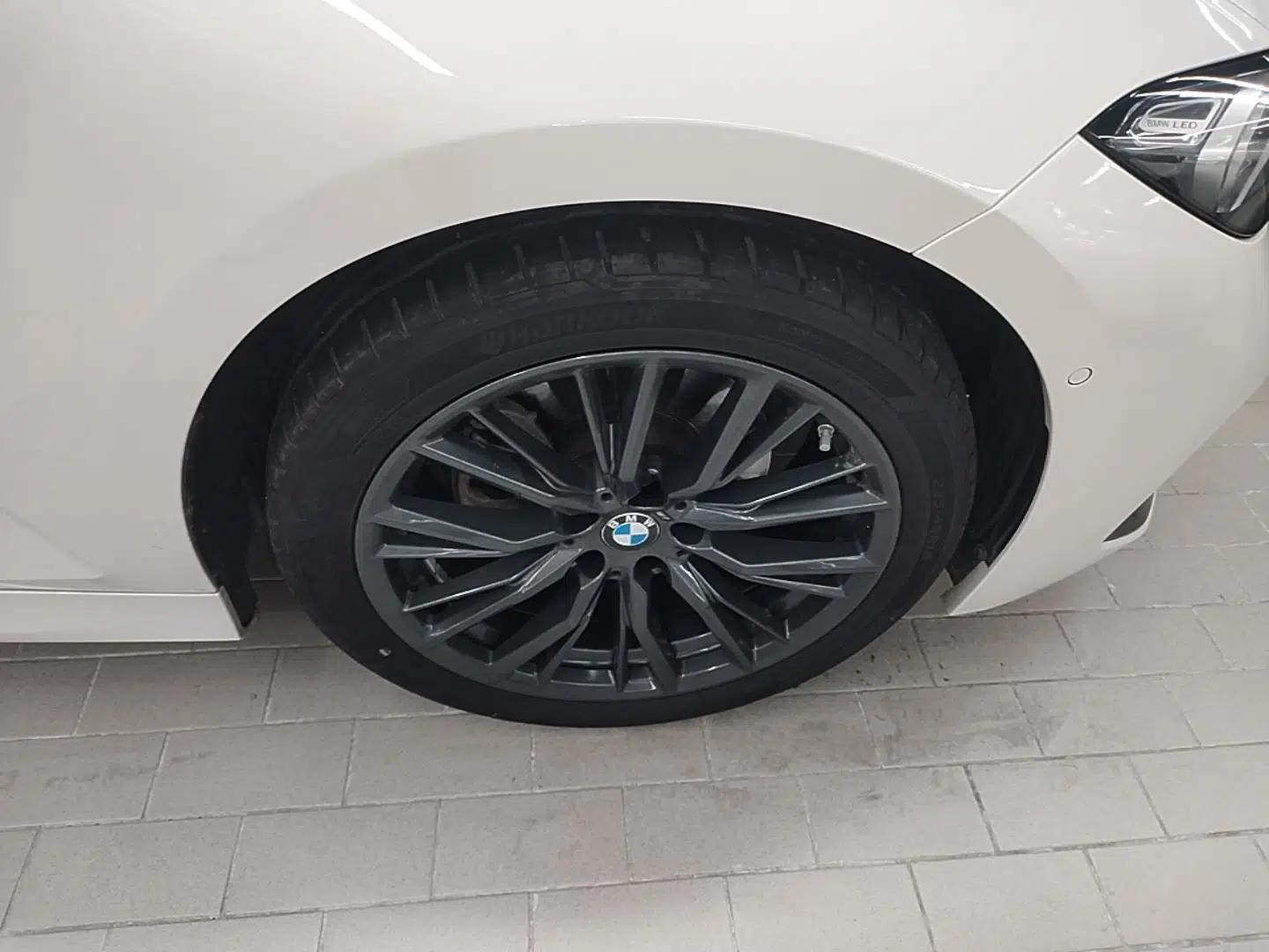 BMW 3 Series 2023 325Li M Sport Night Edition Package — миниатюра 11