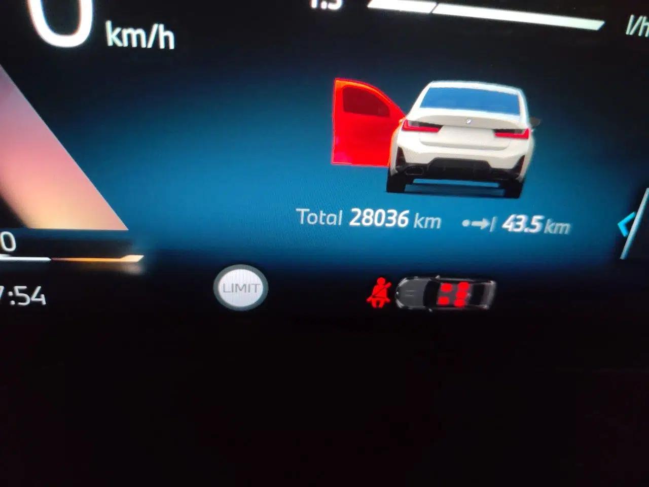 BMW 3 Series 2025 330Li M Sport Shadowline Package — миниатюра 12