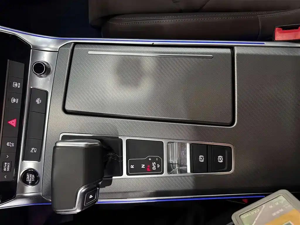Audi A7L 2024 45TFSI S-line Dream Edition Crystal Package — миниатюра 17