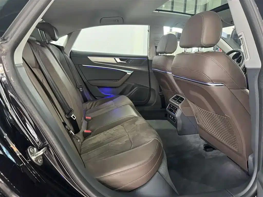 Audi A7L 2024 45TFSI S-line Dream Edition Crystal Package — миниатюра 25