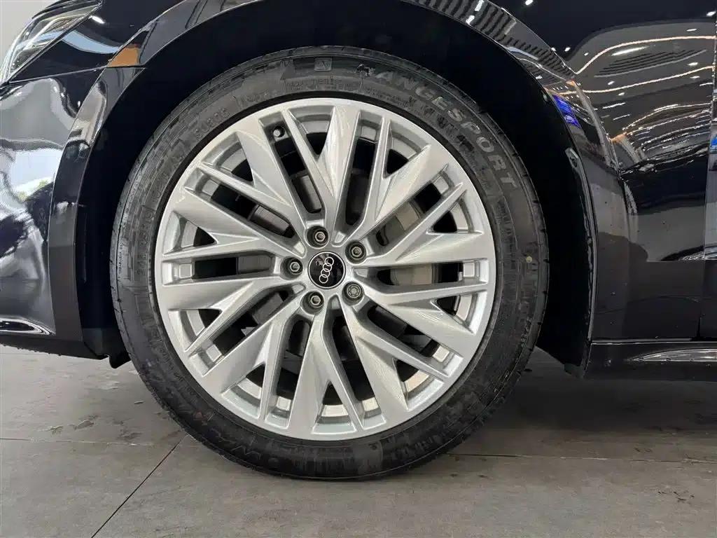 Audi A7L 2024 45TFSI S-line Dream Edition Crystal Package — миниатюра 8