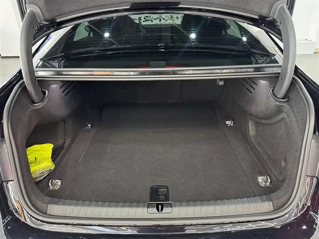 Audi A7L 2024 45TFSI S-line Dream Edition Crystal Package — миниатюра 9