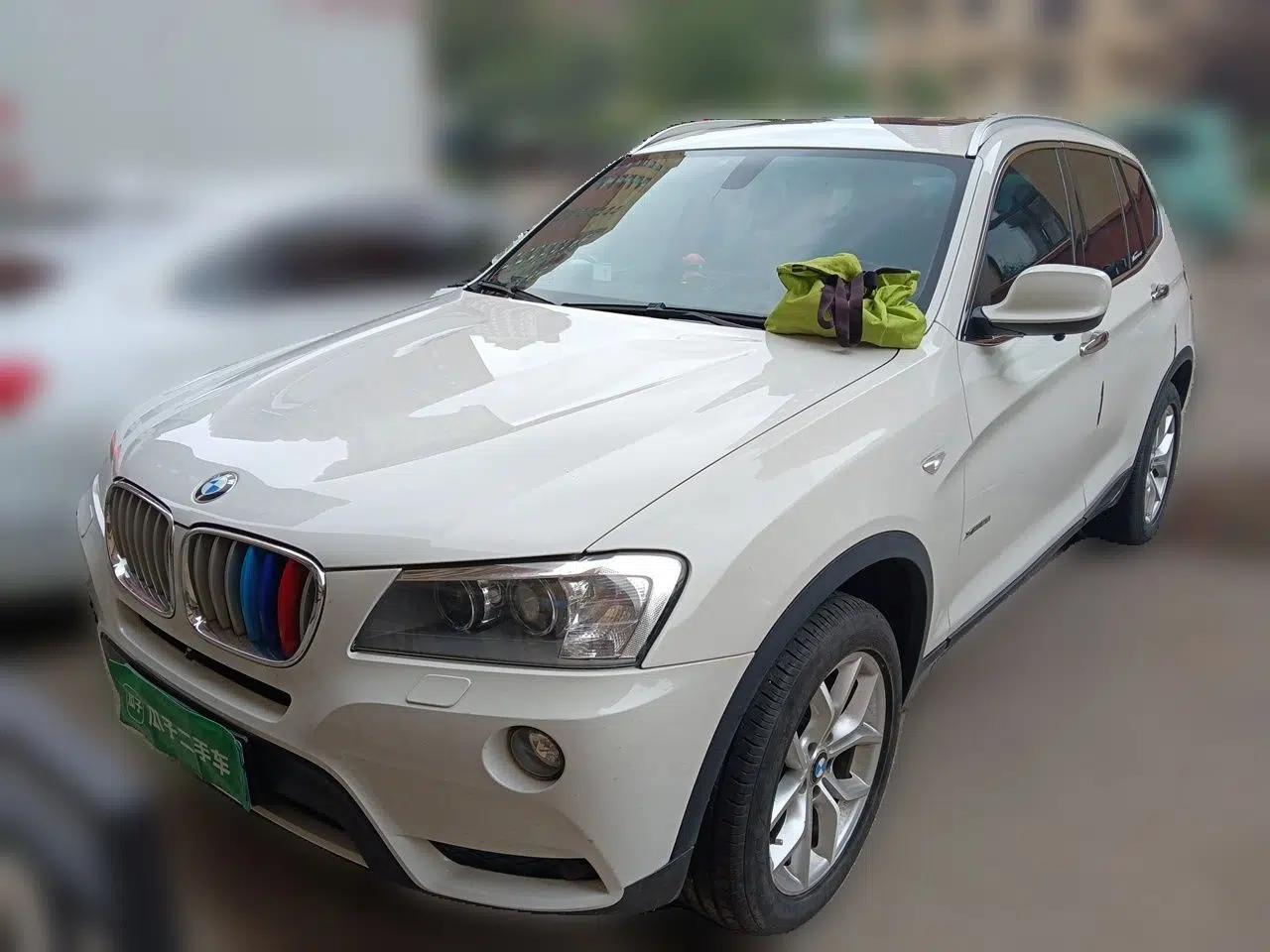 BMW X3 2012 xDrive28i Leading Model — миниатюра 1