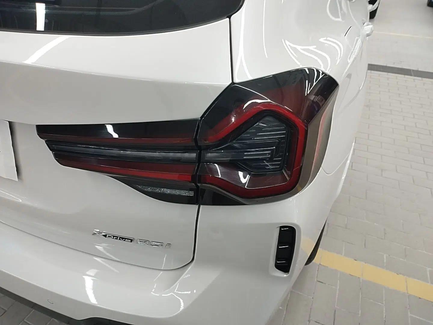 BMW X3 2022 Restyled xDrive25i M Sport Package — миниатюра 9