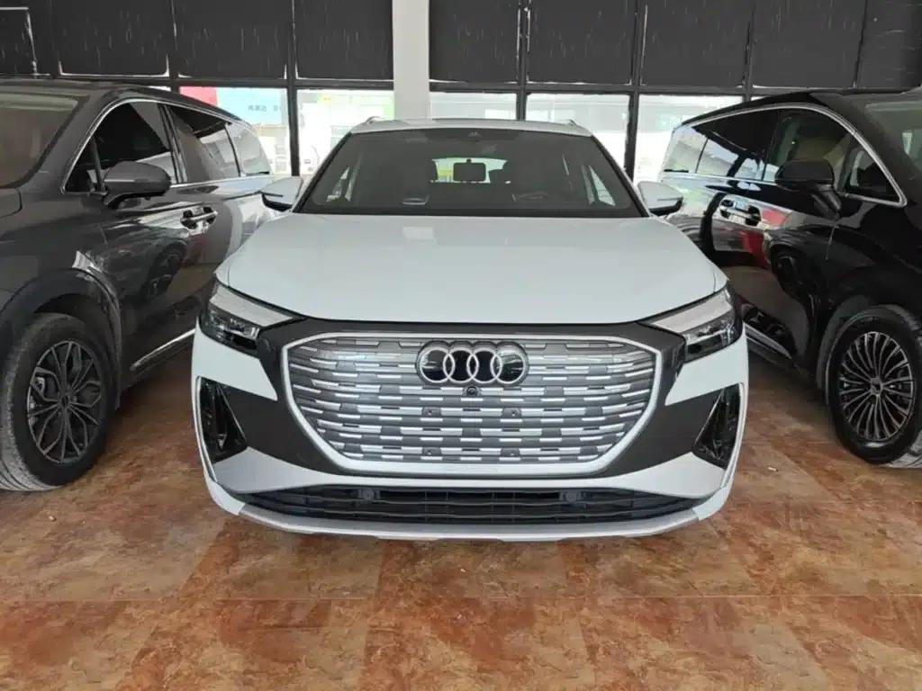 Audi Q4 e-tron 2023 Model 40 e-tron Trailblazer — миниатюра 3