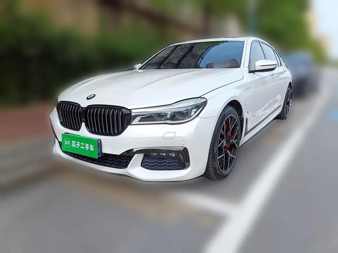 BMW 7 Series New Energy 2018 740Le xDrive — миниатюра 1