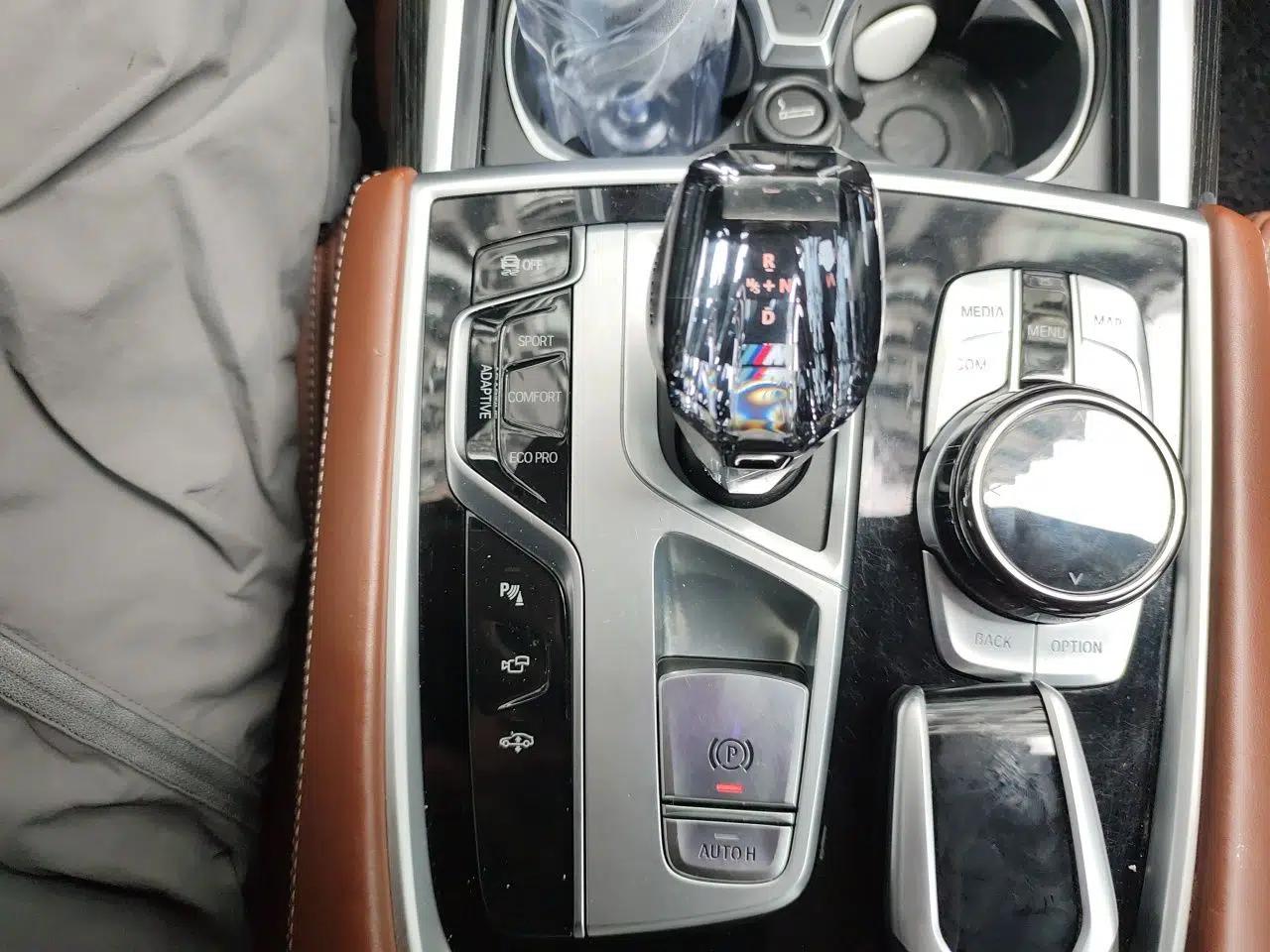 BMW 7 Series 2017 M760Li xDrive — миниатюра 14