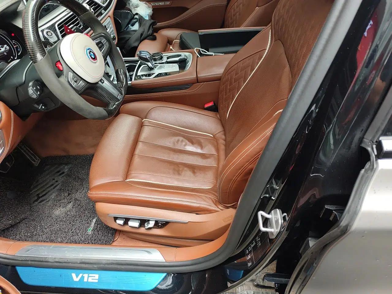 BMW 7 Series 2017 M760Li xDrive — миниатюра 15