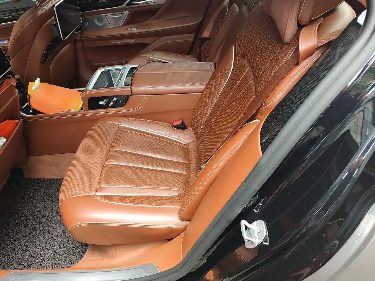 BMW 7 Series 2017 M760Li xDrive — миниатюра 17
