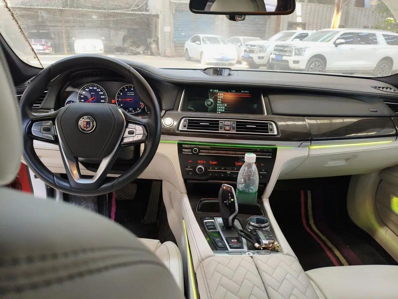 BMW 7 Series 2013 730Li Leading Model — миниатюра 9