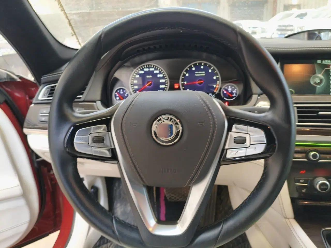 BMW 7 Series 2013 730Li Leading Model — миниатюра 10