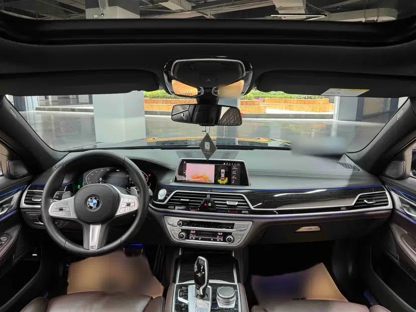 BMW 7 Series 2019 Restyled 730Li M Sport Package — миниатюра 11